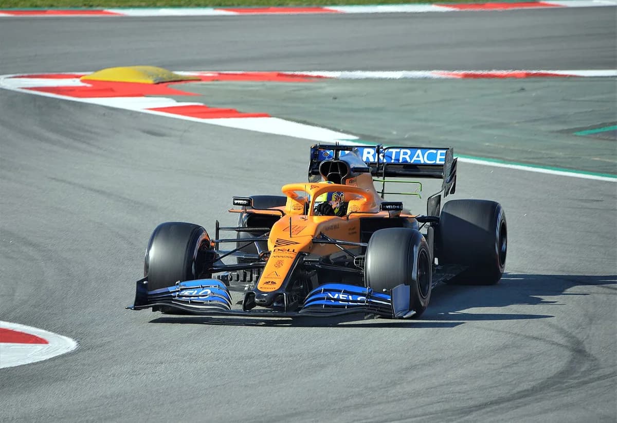 McLaren MCL35