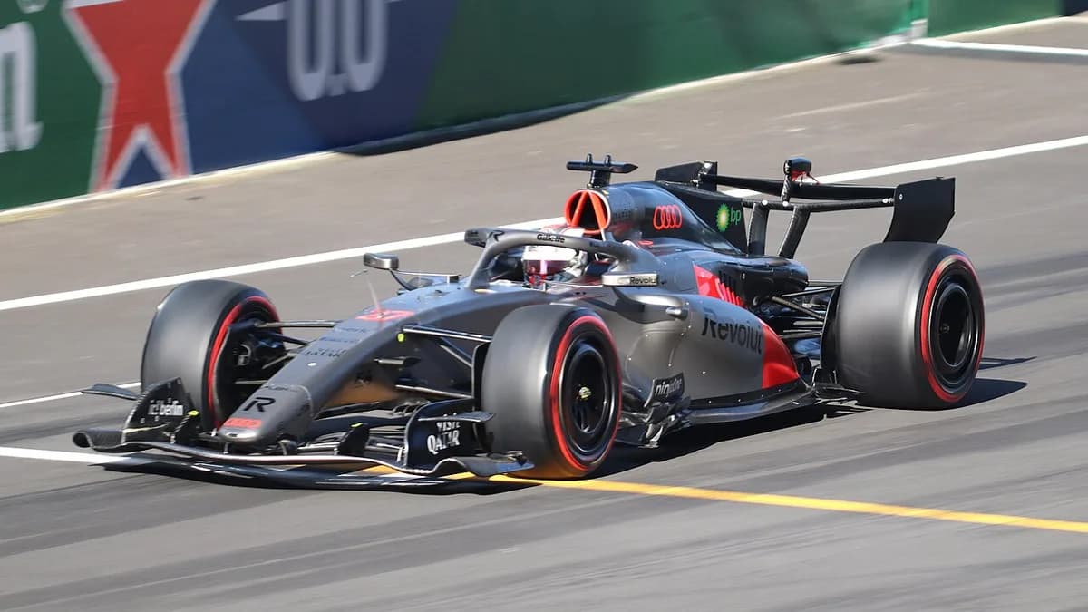 Audi R26