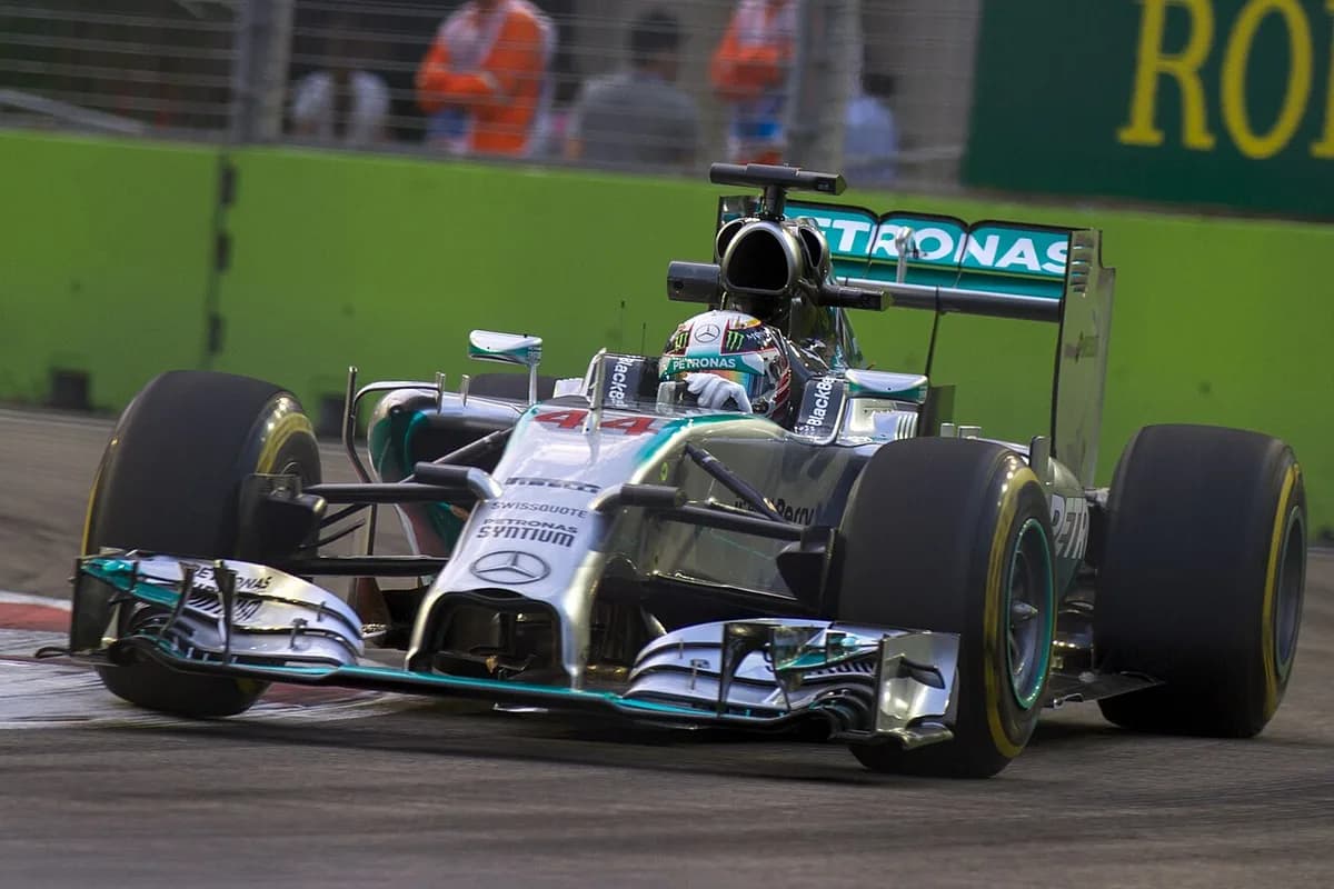 Mercedes F1 W05 Hybrid